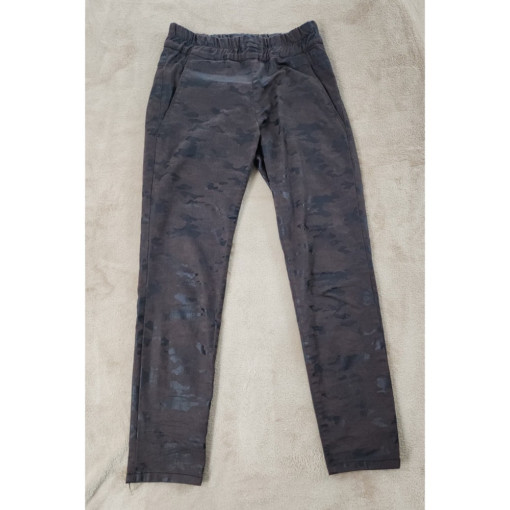 Bevy Flog Pull On High Waisted Pant in Brown Camo Snake Reptile Print Sze 26 EUC